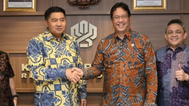 Menteri Keuangan Purbaya saat mengunjungi Menteri Perumahan Rakyat dan Kawasan Permukiman (PKP) Maruarar Sirait. (instagram @maruararsirait)